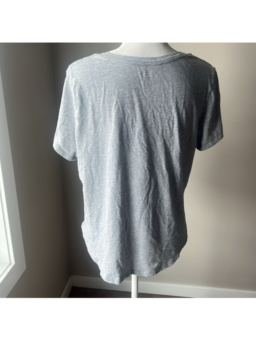 Old Navy T-Shirt - Picture 3 of 4